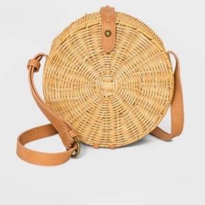 CIRCLE CROSSBODY BAG UNIVERSAL THREAD